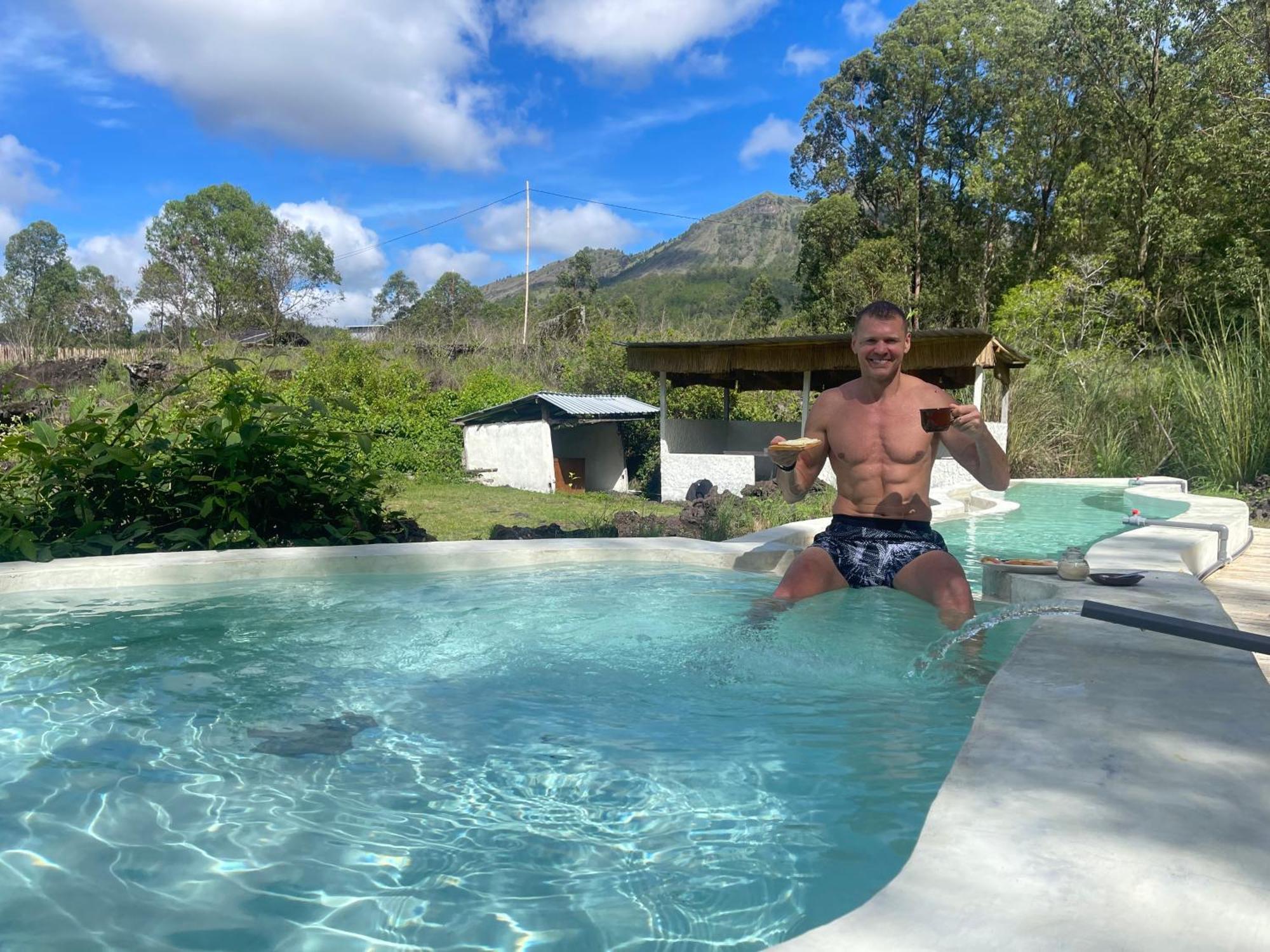 Hotel Triangular House And Hot Spring Kubupenlokan Exterior foto