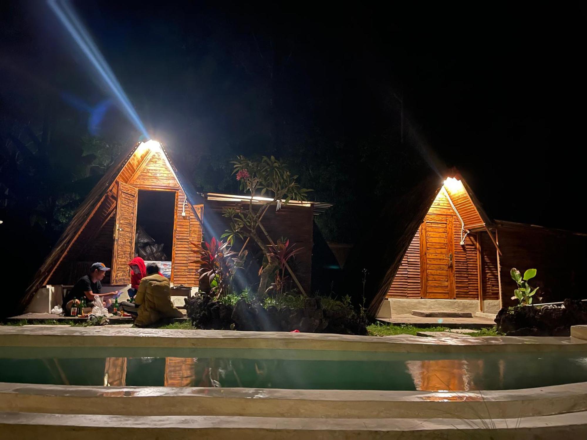 Hotel Triangular House And Hot Spring Kubupenlokan Exterior foto