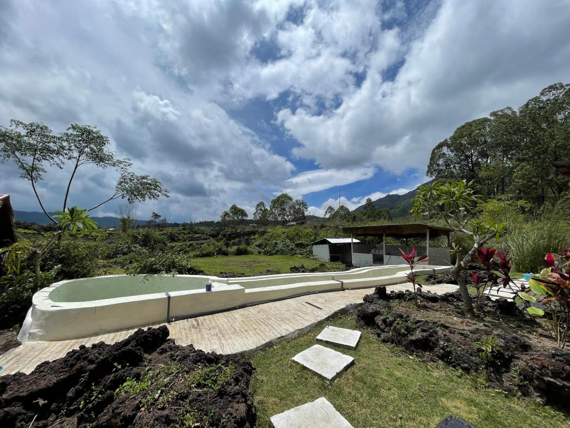 Hotel Triangular House And Hot Spring Kubupenlokan Exterior foto