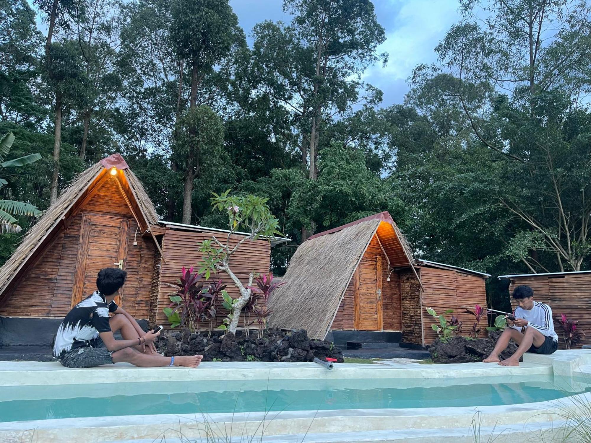 Hotel Triangular House And Hot Spring Kubupenlokan Exterior foto