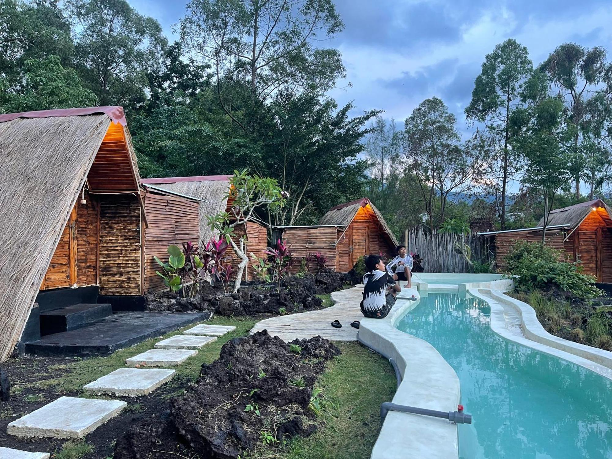 Hotel Triangular House And Hot Spring Kubupenlokan Exterior foto