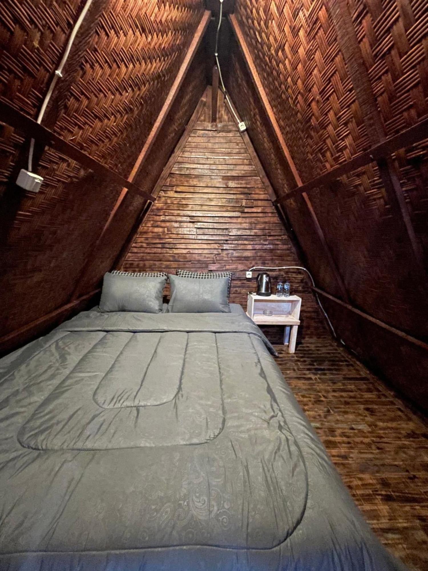 Hotel Triangular House And Hot Spring Kubupenlokan Exterior foto