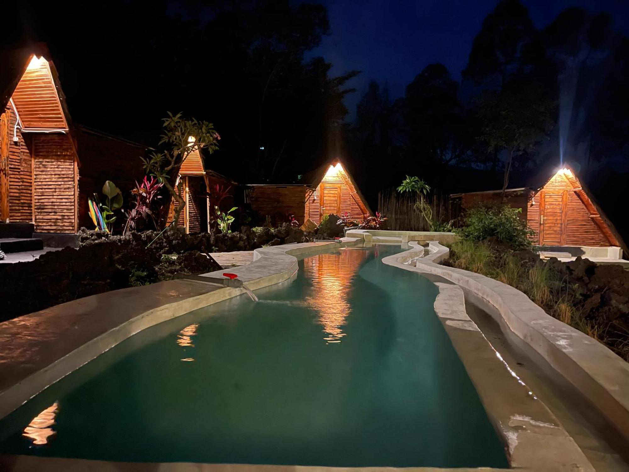 Hotel Triangular House And Hot Spring Kubupenlokan Exterior foto