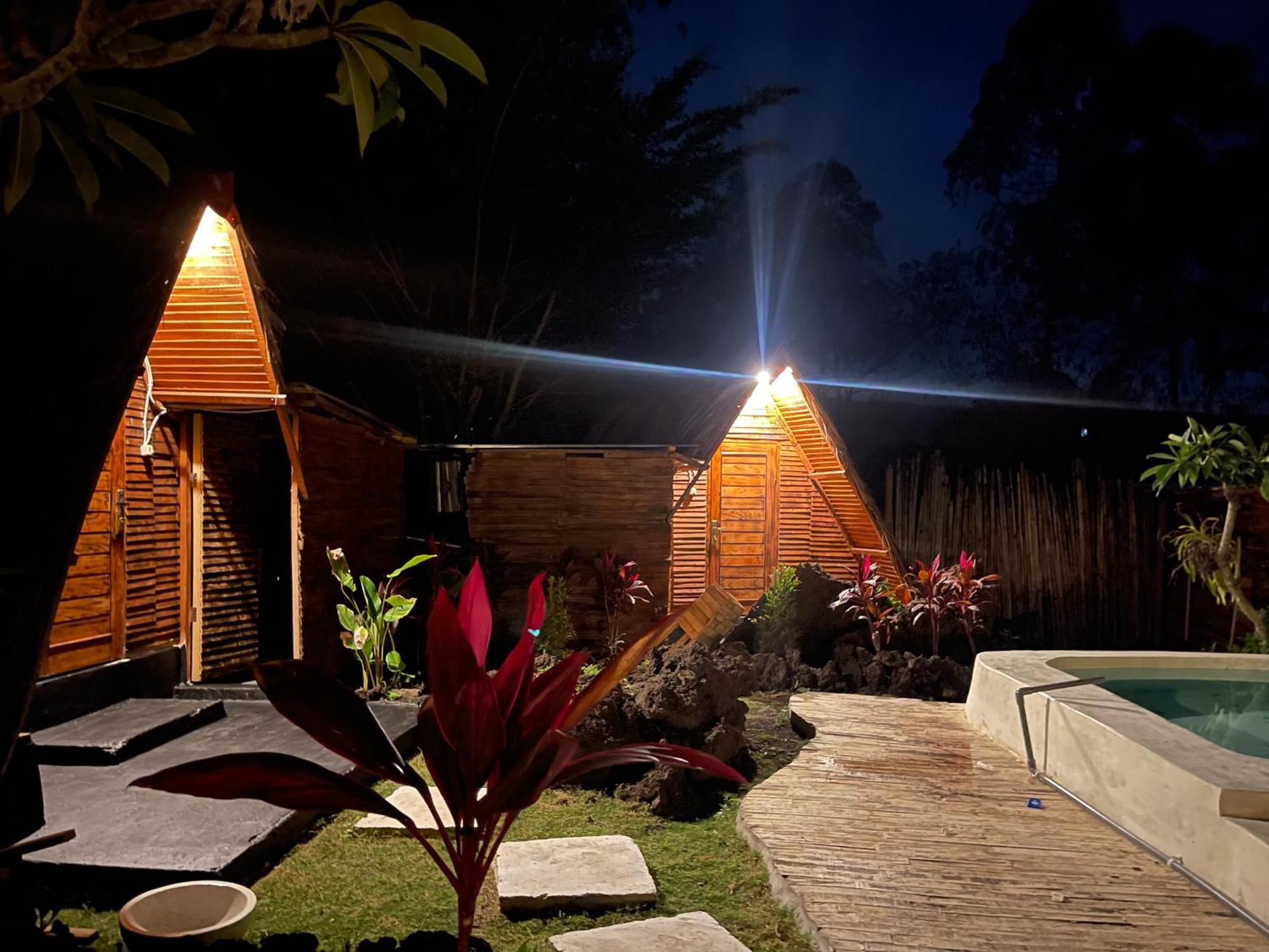 Hotel Triangular House And Hot Spring Kubupenlokan Exterior foto