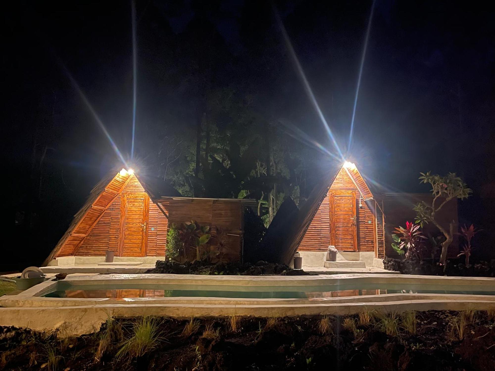 Hotel Triangular House And Hot Spring Kubupenlokan Exterior foto