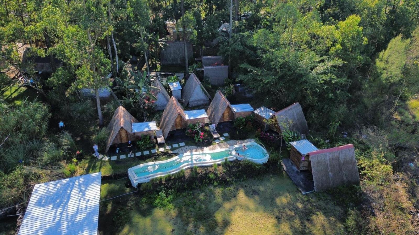 Hotel Triangular House And Hot Spring Kubupenlokan Exterior foto